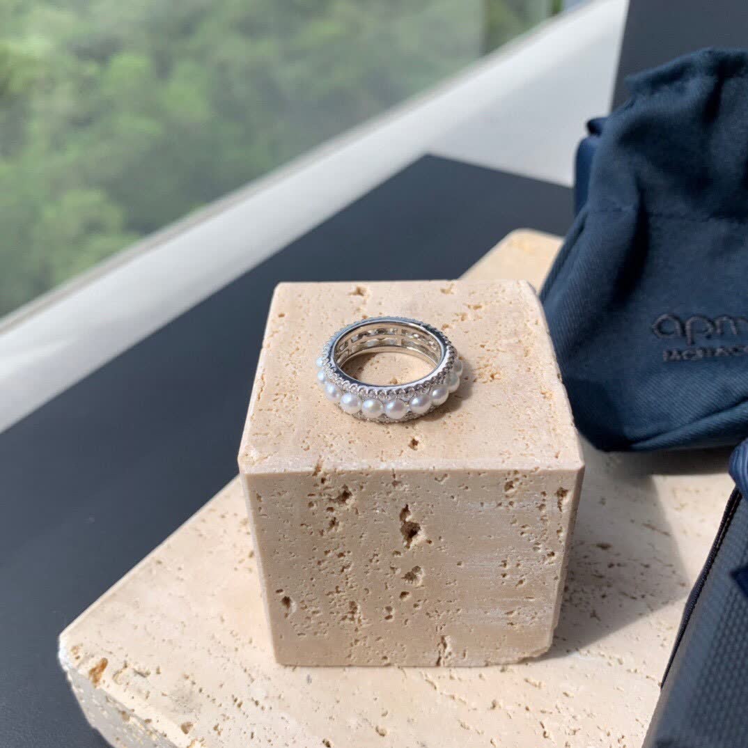 APM Monaco Elegant Pearl and Diamond Ring Set